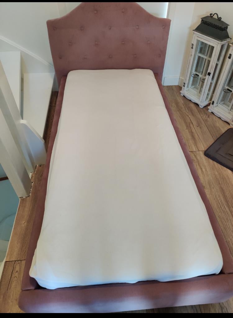 Kinderbed, Ophalen, 70 tot 85 cm, Zo goed als nieuw, Matras
