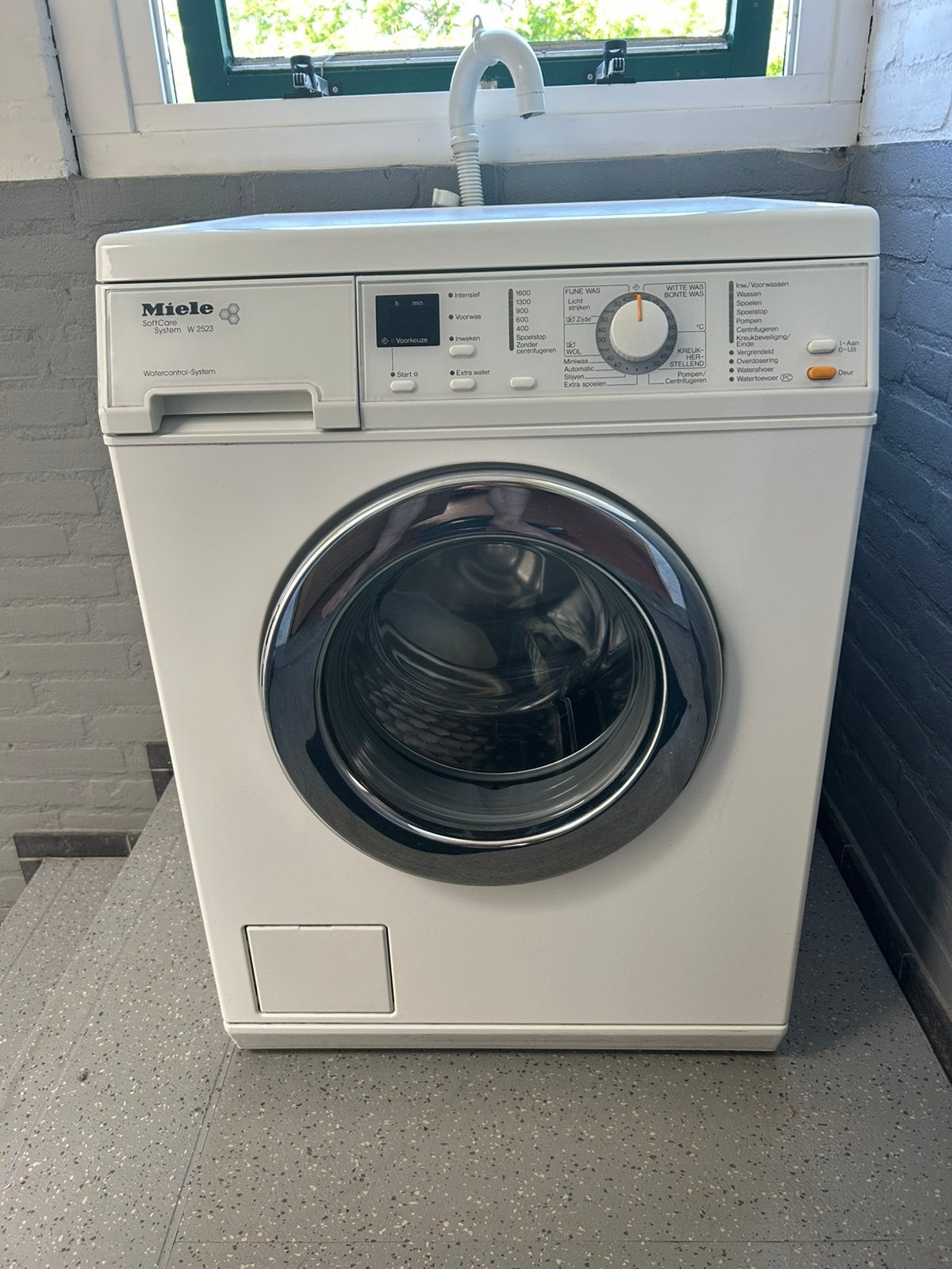 Miele SoftCare System W252, Ophalen, Gebruikt, 1600 toeren of meer, 85 tot 90 cm