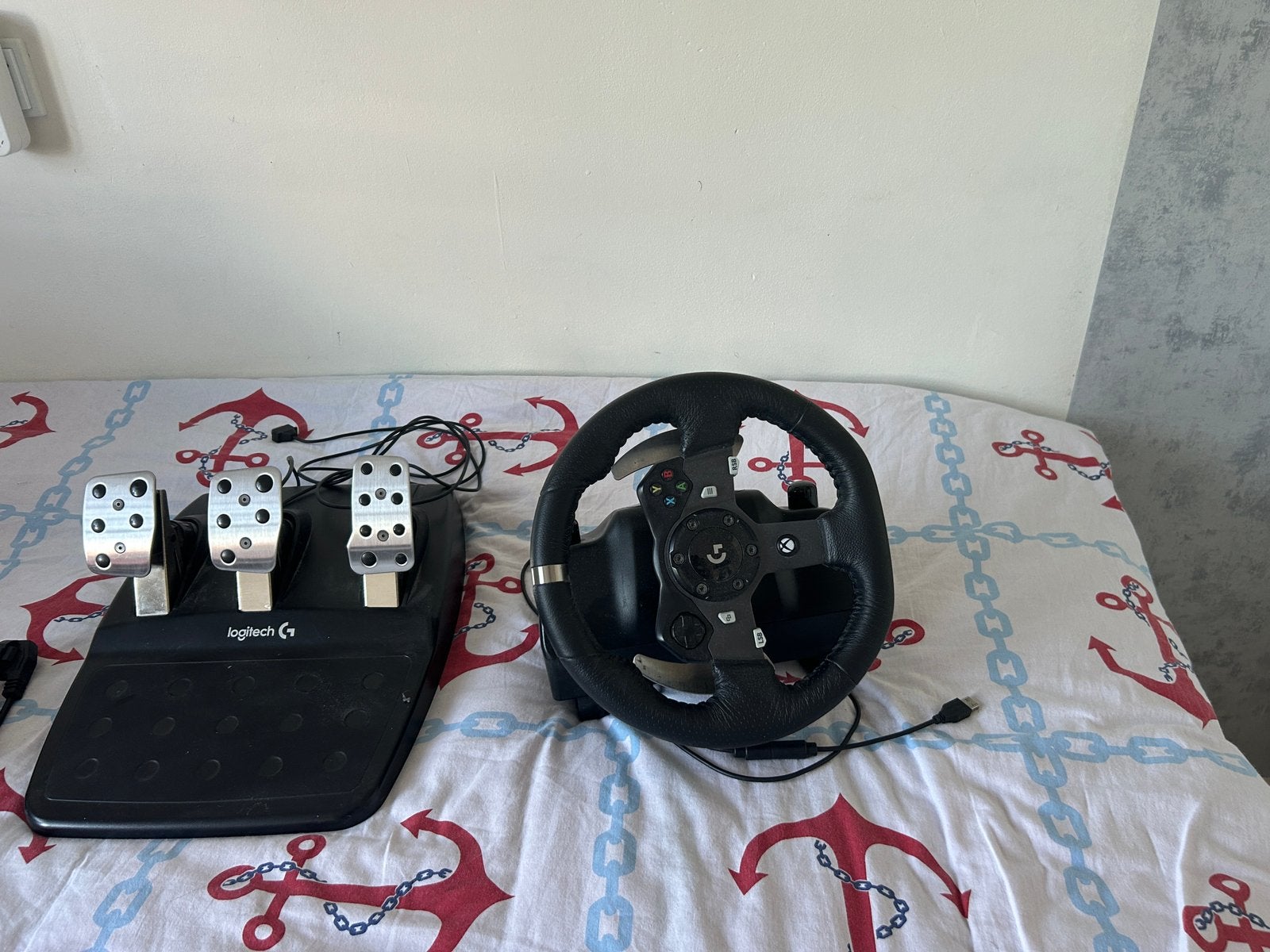 Logitech G920 Driving Force Stuurwiel + Schakelpook, Spelcomputers en Games, Spelcomputers | Xbox | Accessoires, Zo goed als nieuw