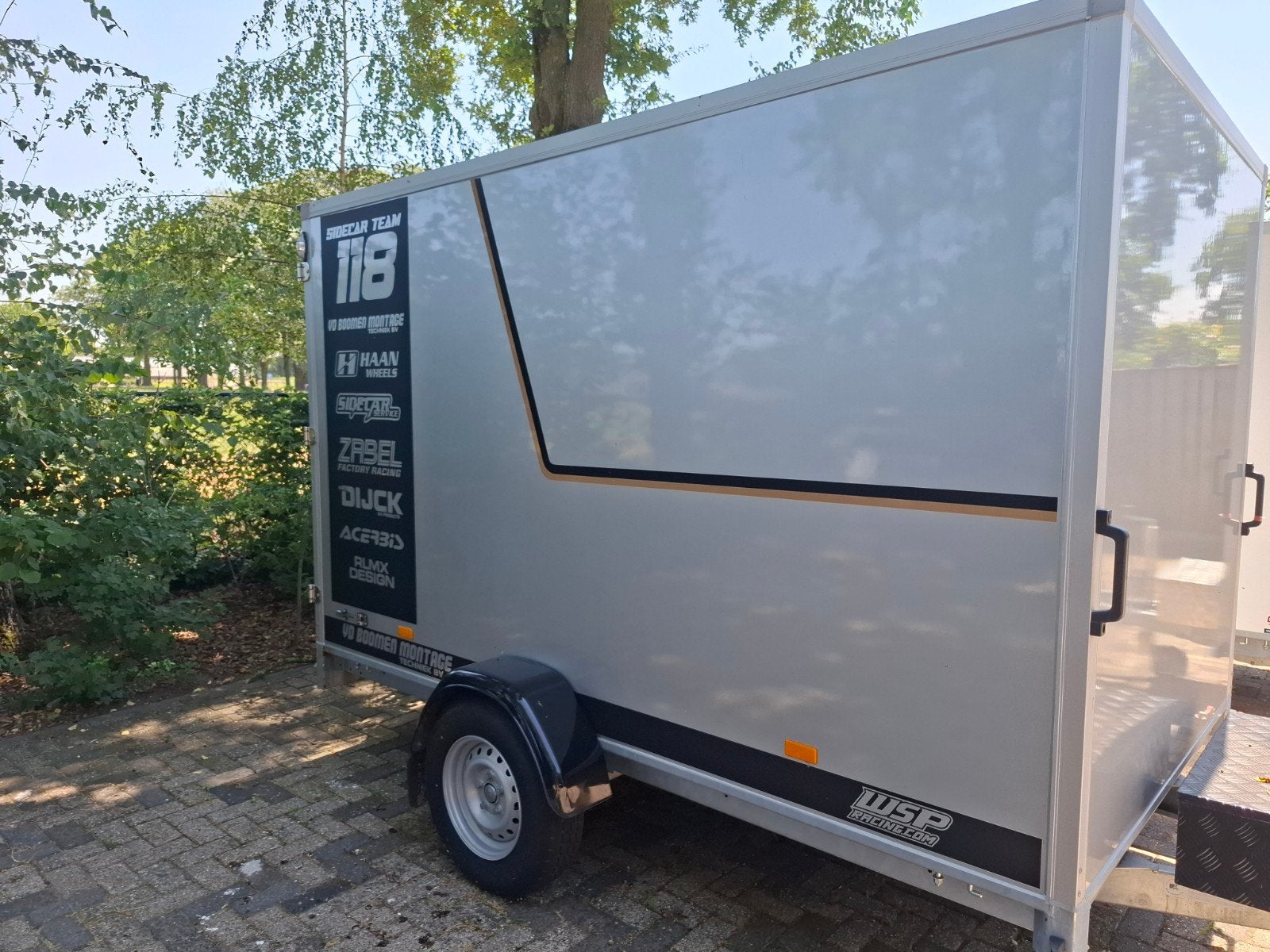 Speciale opmaat gemaakte  hapert aanhanger, Ophalen