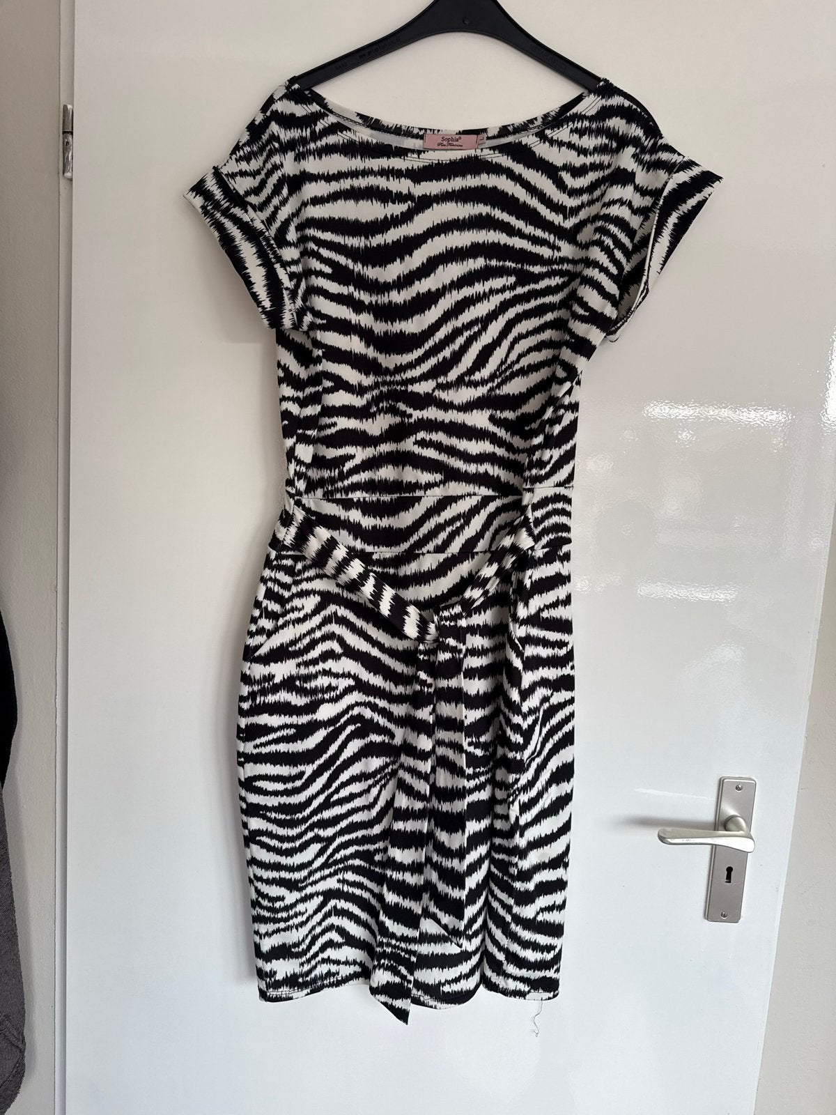 Zwart-wit zebraprint jurk van Sophia Pure Feminine, maat L, Zwart, Maat 42/44 (L), Ophalen of Verzenden, Knielengte
