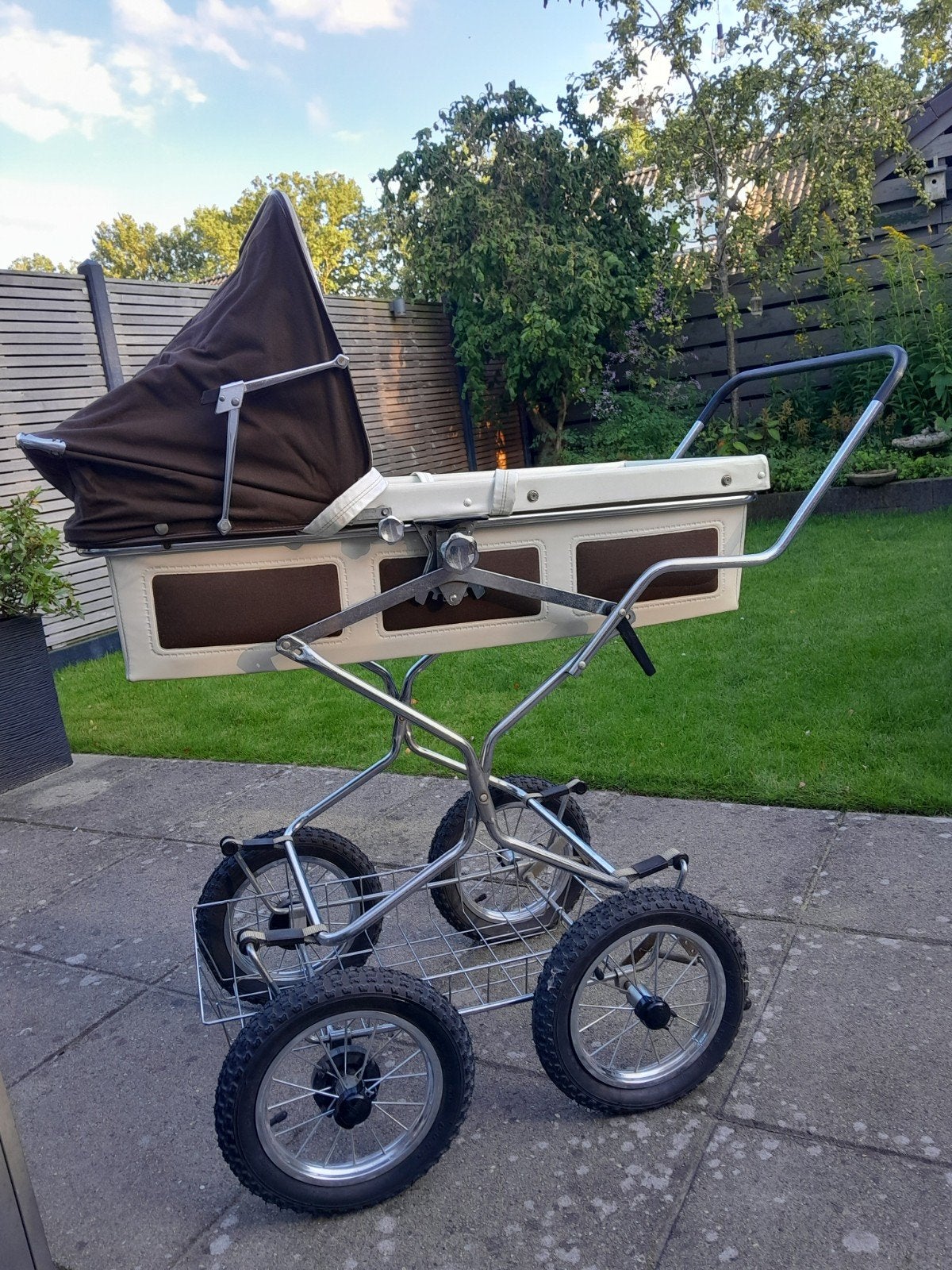 Vintage kinderwagen uit jaren 70, bruin met ecru, Ophalen, Gebruikt, Overige merken