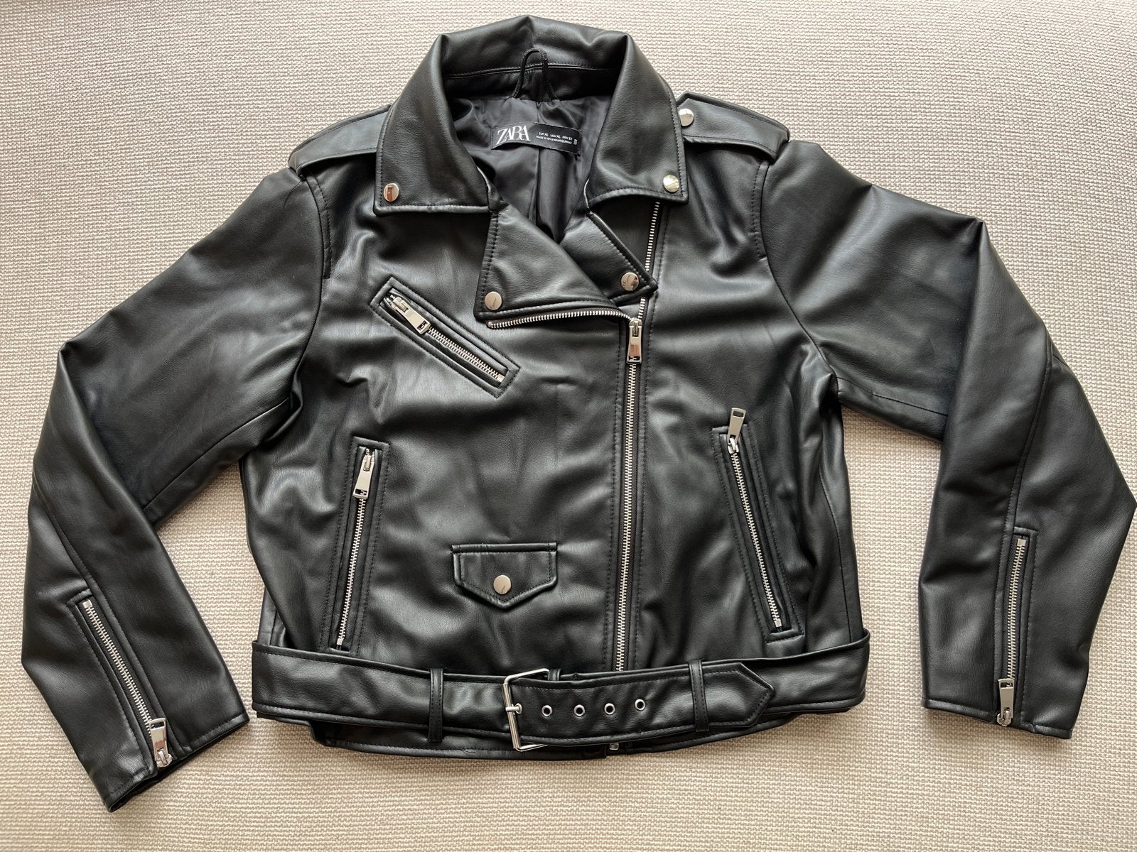 Zwarte nepleren jas van Zara - valt kleiner dan XL, Ophalen of Verzenden, Zo goed als nieuw, Maat 42/44 (L), Zwart