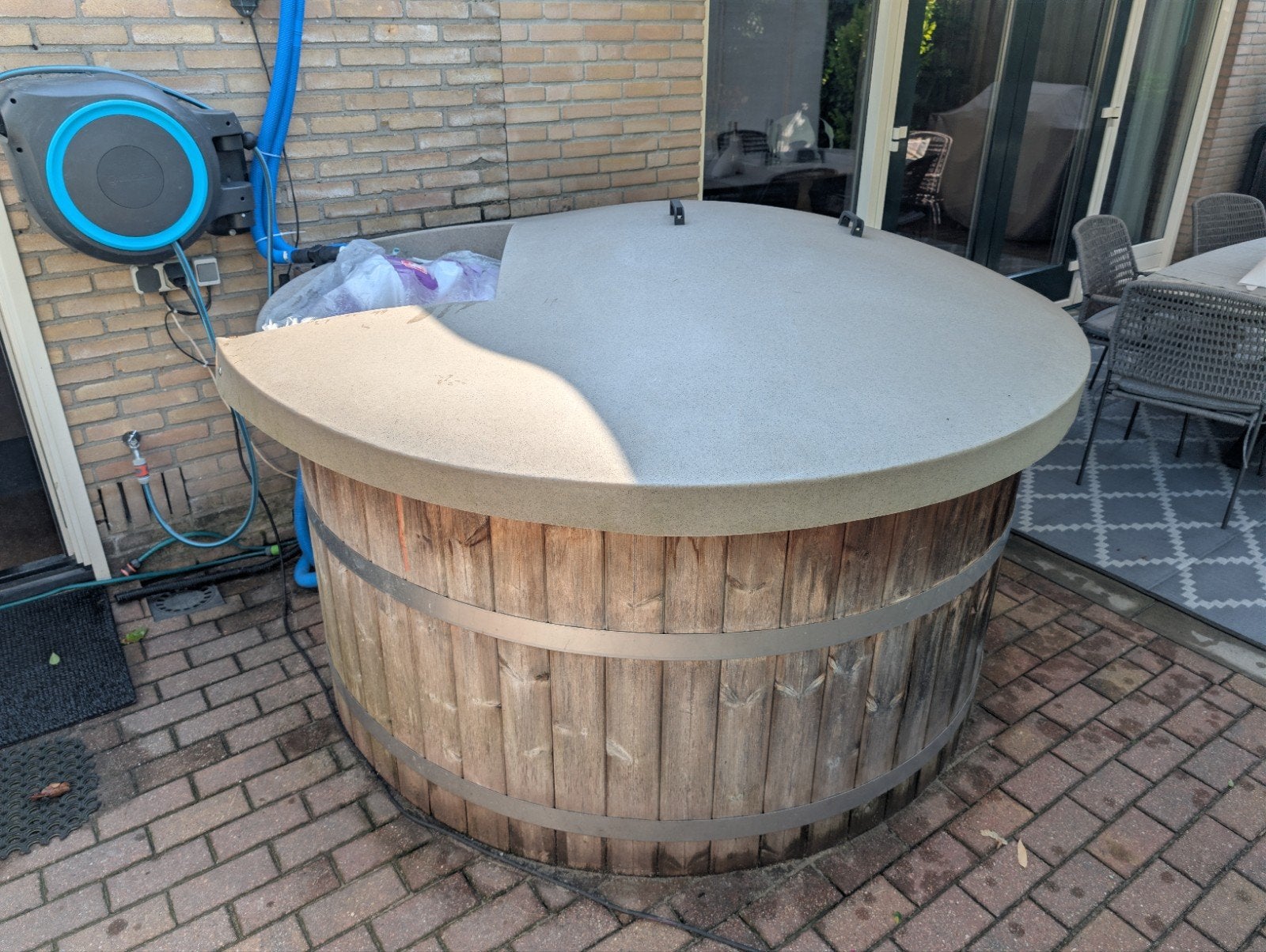 *deksel*.    Welltub Hottub deksel 2 meter rond afdekking, Ophalen