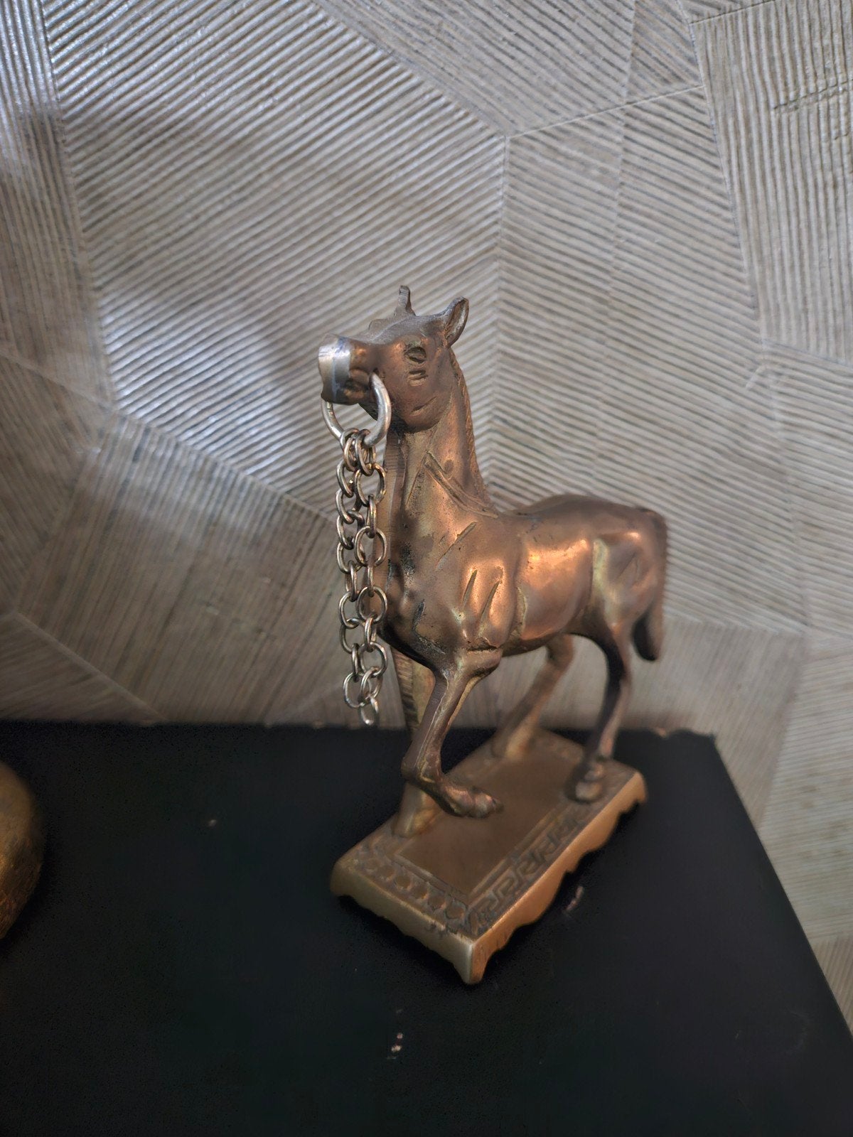 Vintage Bronzen Paard met Ketting - Decoratief Beeldje, Ophalen of Verzenden, Brons