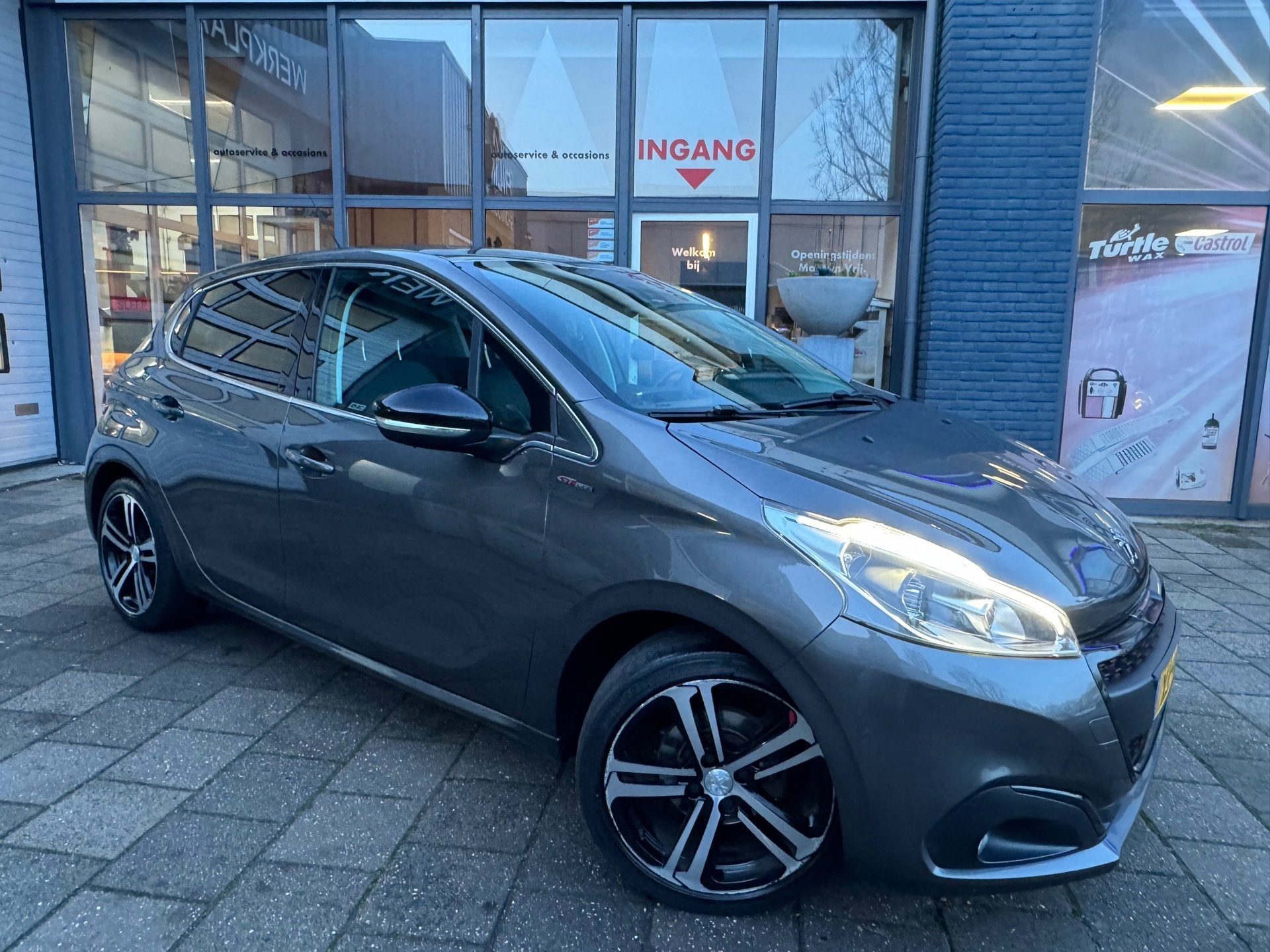 Peugeot 208 1.2 PureTech GT-line | Clima | Camera | Cruise |, Auto's, Peugeot, Voorwielaandrijving, Euro 6, 23 km/l, Bedrijf