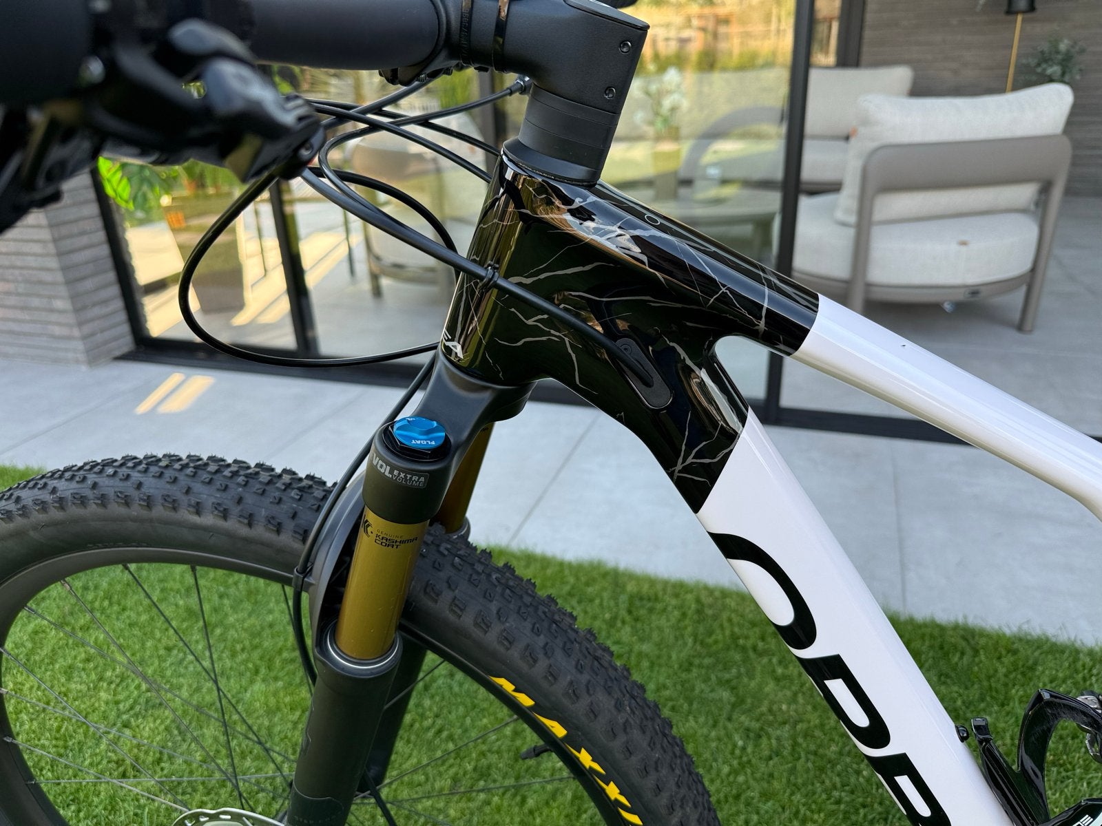 Foto 22 van Orbea Oiz M-Pro Full Carbon Mountainbike - Zo goed als nieuw