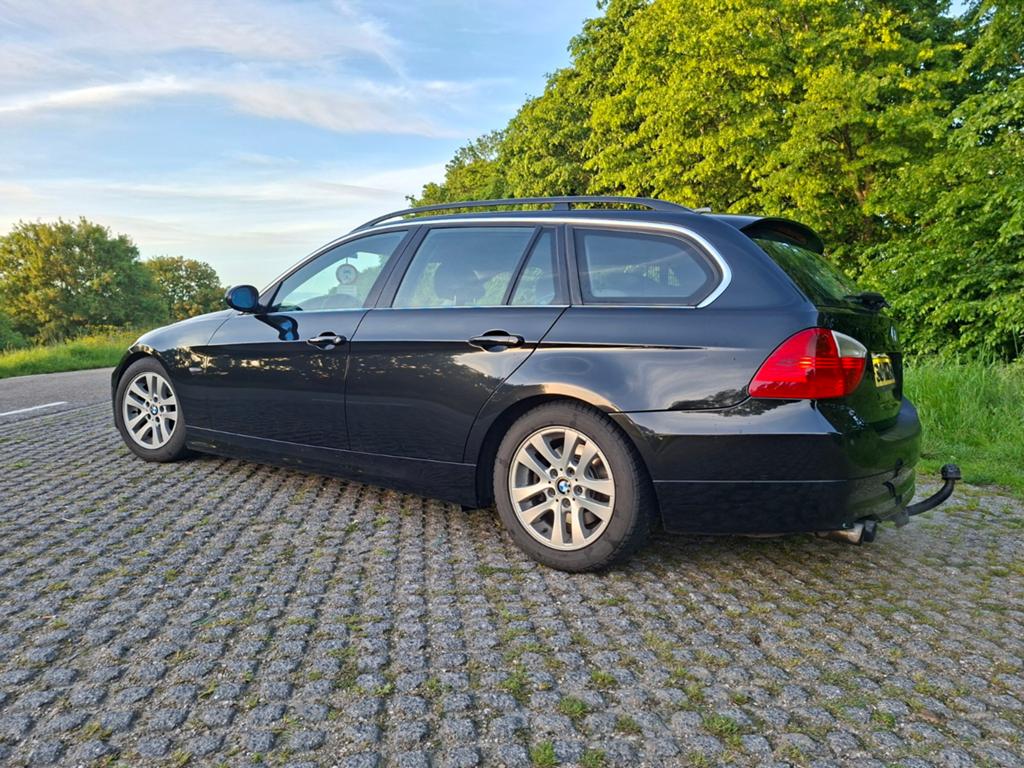 BMW 3-Serie 2.5 I 325 Touring 2006 Zwart, Achterwielaandrijving, Zwart, 2497 cc, 1445 kg