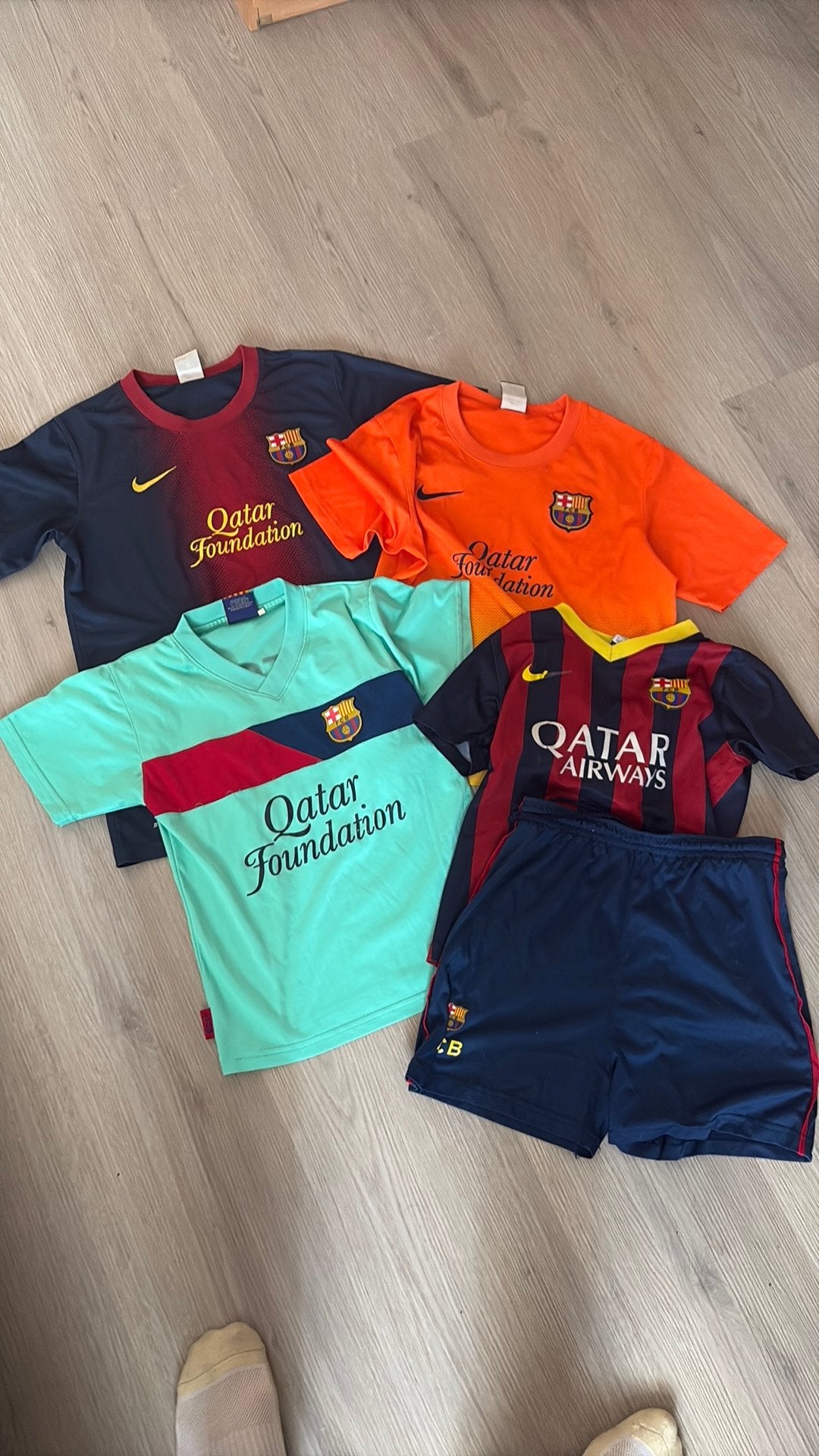 Meerdere kinder Barcelona dhirts en 1 broek, Maat XS of kleiner, Ophalen, Gebruikt, Shirt