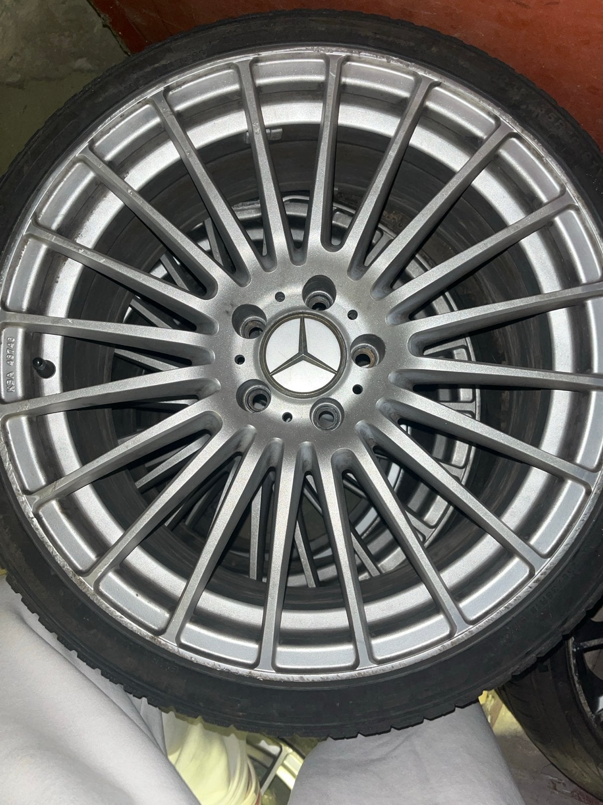 2 stuks Mercedes-Benz 19 inch velgen met banden 235/35R19, Ophalen, 18 inch, Gebruikt, Banden en Velgen