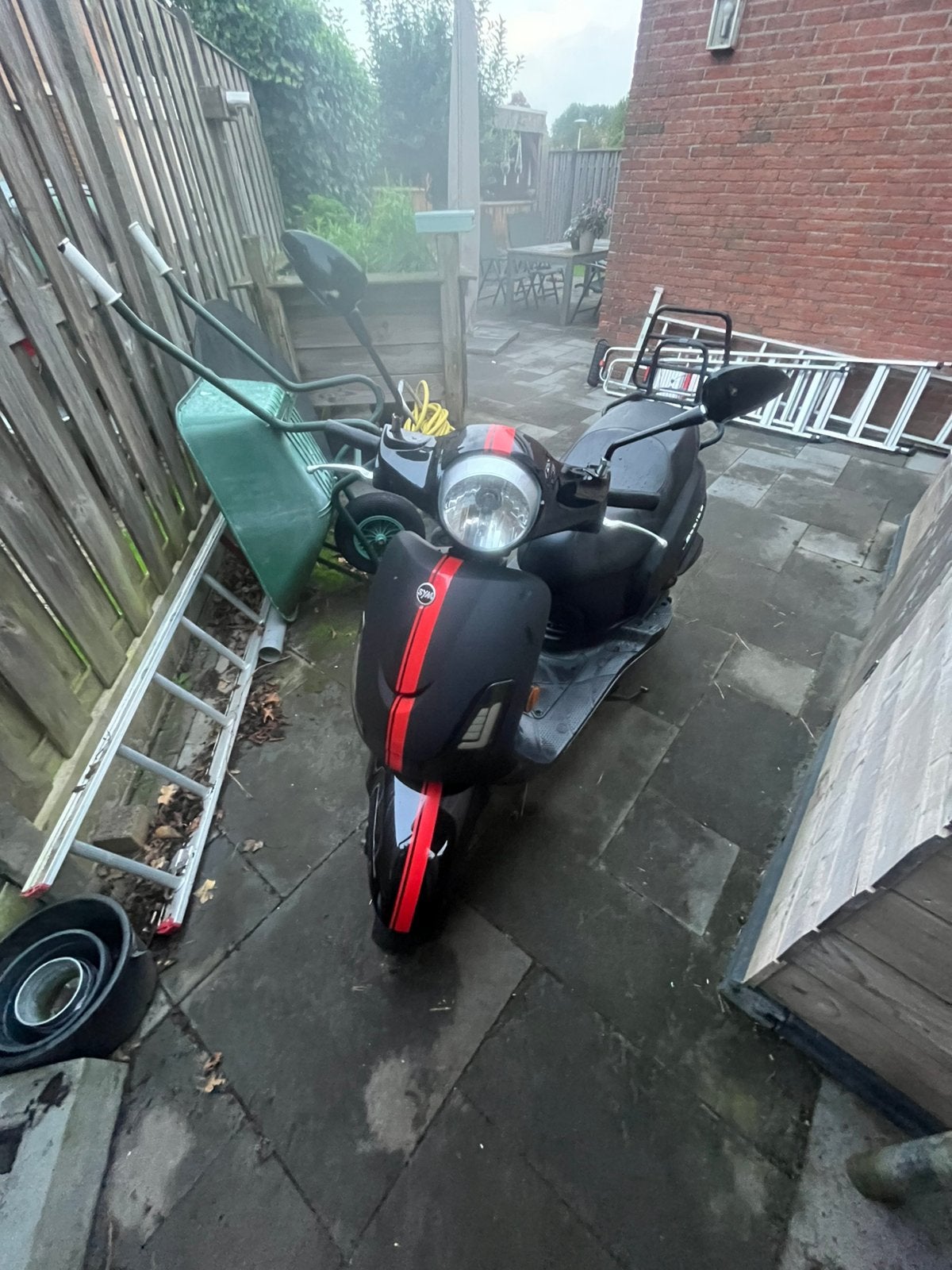 Goeie scooter, Fietsen en Brommers, Ophalen, Zo goed als nieuw, Benzine, Overige merken