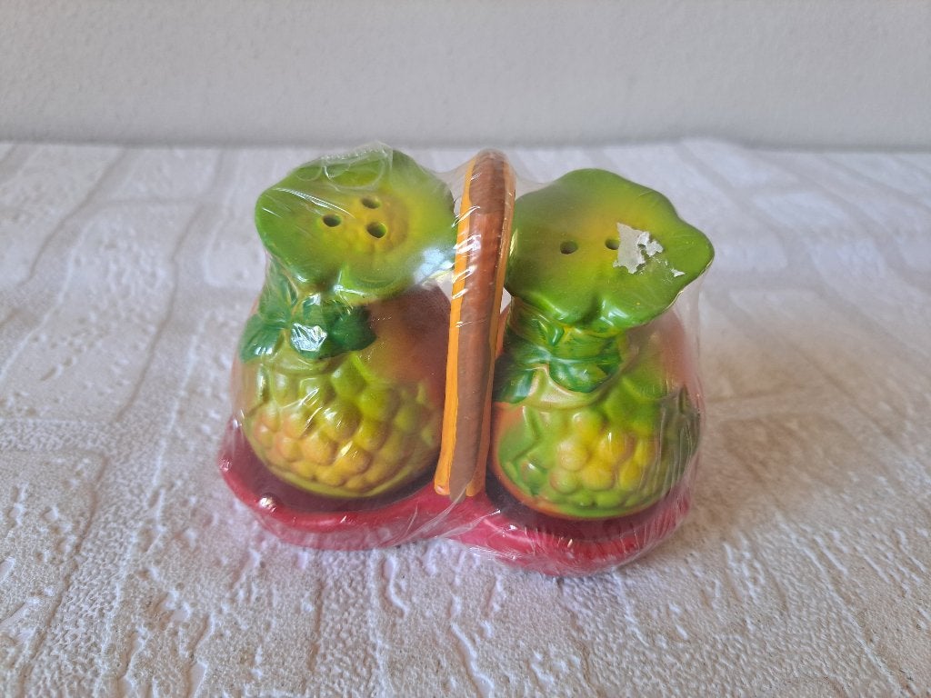 Peper en zoutstel ananassen porselein, Ophalen of Verzenden
