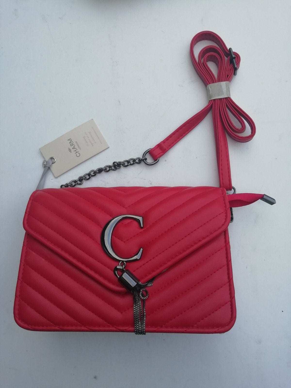 Charm London Schoudertasje Rood - Nieuw met label, Sieraden, Tassen en Uiterlijk, Tassen | Damestassen, Ophalen of Verzenden, Nieuw