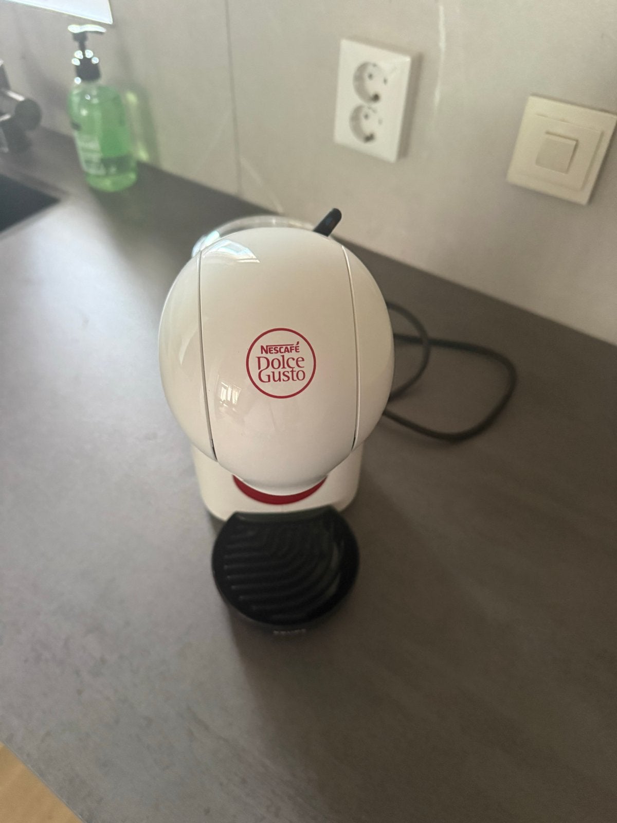 Nescafé Dolce Gusto Piccolo XS Koffiezetapparaat Wit, Koffiemachine, Ophalen of Verzenden, Zo goed als nieuw, 1 kopje