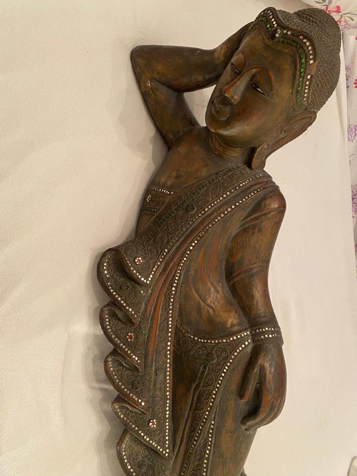 Massief houten kiggende buddha, Antiek en Kunst, Ophalen, Beeld, Hout, Azië