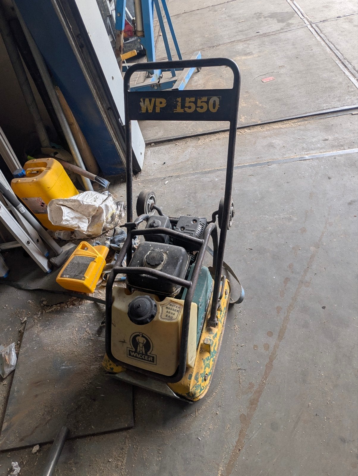 Wacker Neuson WP 1550 trilplaat, Weet ik veel 12, Ophalen of Verzenden, Zo goed als nieuw, Wacker neuson