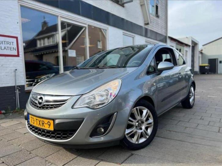 Opel Corsa 2012 - nieuwe waterpomp, Auto's, Opel, Particulier, Corsa, ABS, Airbags, Airconditioning, Alarm, Bluetooth, Boordcomputer