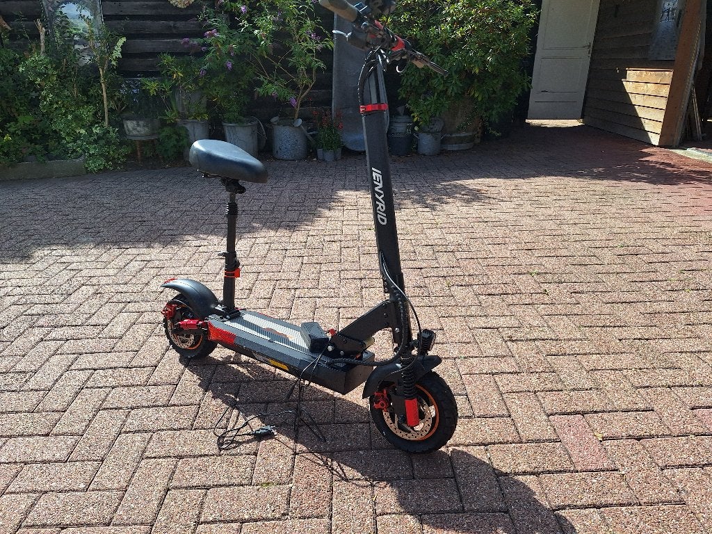 Ienyrid M4 electrische step met zitting, Fietsen en Brommers, Steps, Ophalen, Gebruikt, Elektrische step (E-scooter)