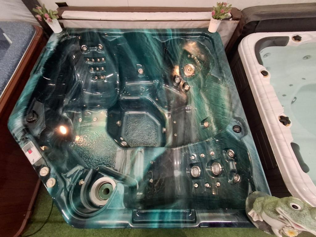 Gecko spa 2 LIGPLAATSEN ‼️ AANBIEDING NU 2350 euro‼️, Ophalen of Verzenden, Nieuw, Filter