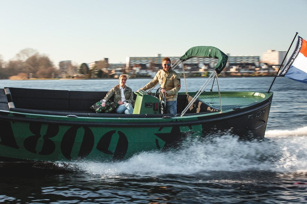 Triple X800 army Edition, Overige typen, Info@verschuurwatersport.nl, 8 m, Herenweg 10 a Rijnsaterwoude