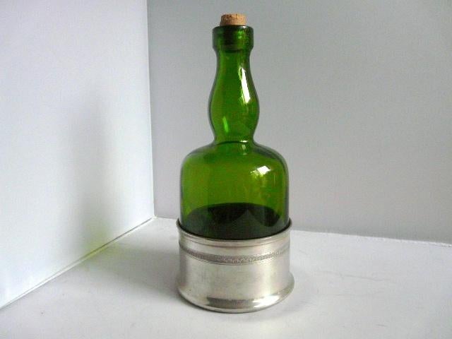 Groene fles met tin (brandy - Cognac) met Maltheser kruis, Ophalen of Verzenden