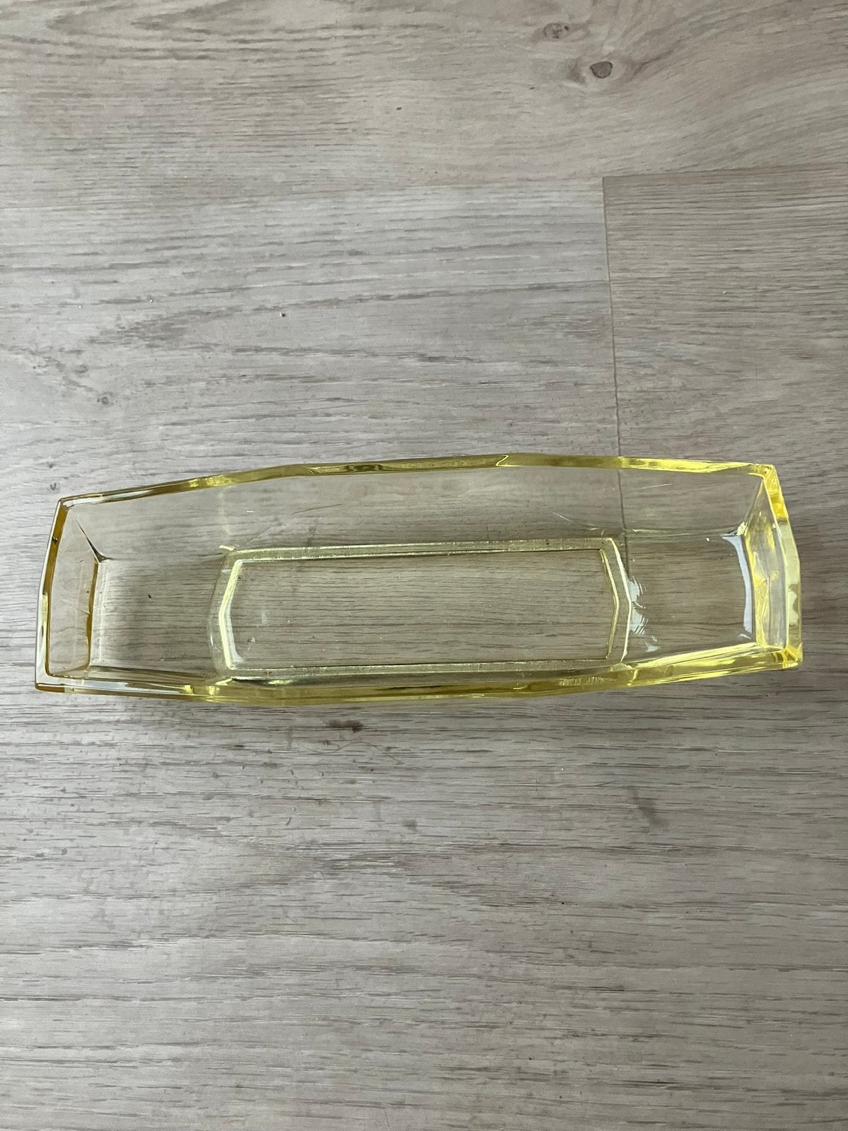Geel glazen bakje, Ophalen of Verzenden