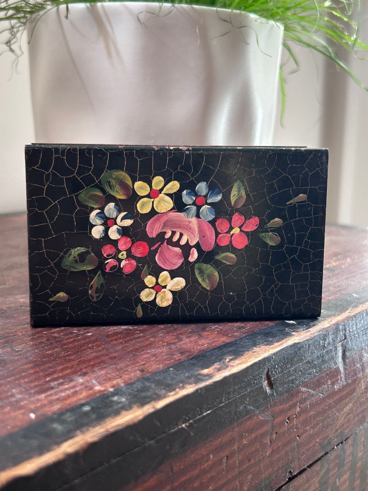 Vintage handbeschilderde bloemenletterhouder – servetten, Antiek en Kunst, Ophalen of Verzenden