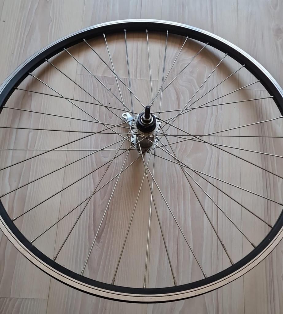Voorwiel 28 inch met naafdynamo - Gebruikt, Wiel, Gebruikt, Ophalen of Verzenden, Aluminium