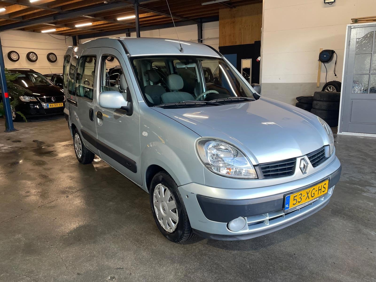 Renault Kangoo 1.6-16V Expression Luxe AUTOMAAT *AIRCO, Auto's, Gebruikt, 1095 kg, 49 €/maand, Origineel Nederlands