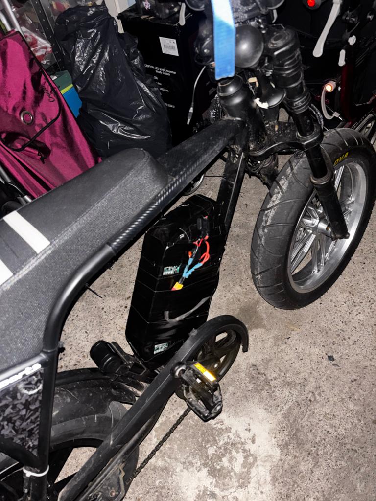 Custom dubbele accu voor e-bike - Werkt perfect!, Ophalen, Gebruikt