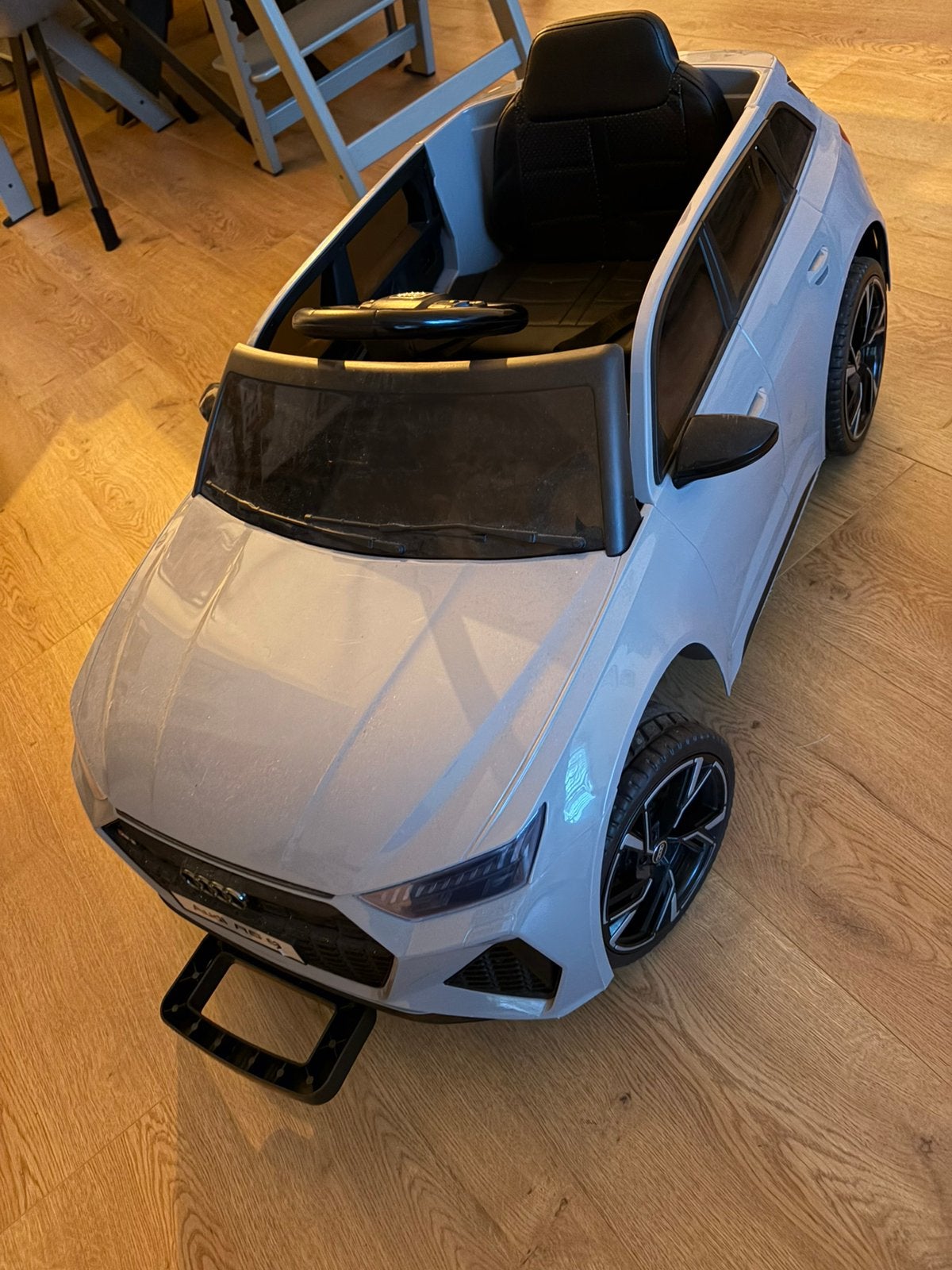 Audi RS op accu, Ophalen, Zo goed als nieuw