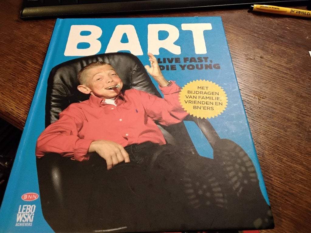 Bart: live fast, die young BartdeGraaff/Ron Moerenhout 2012, Ophalen of Verzenden, Zo goed als nieuw, Personen