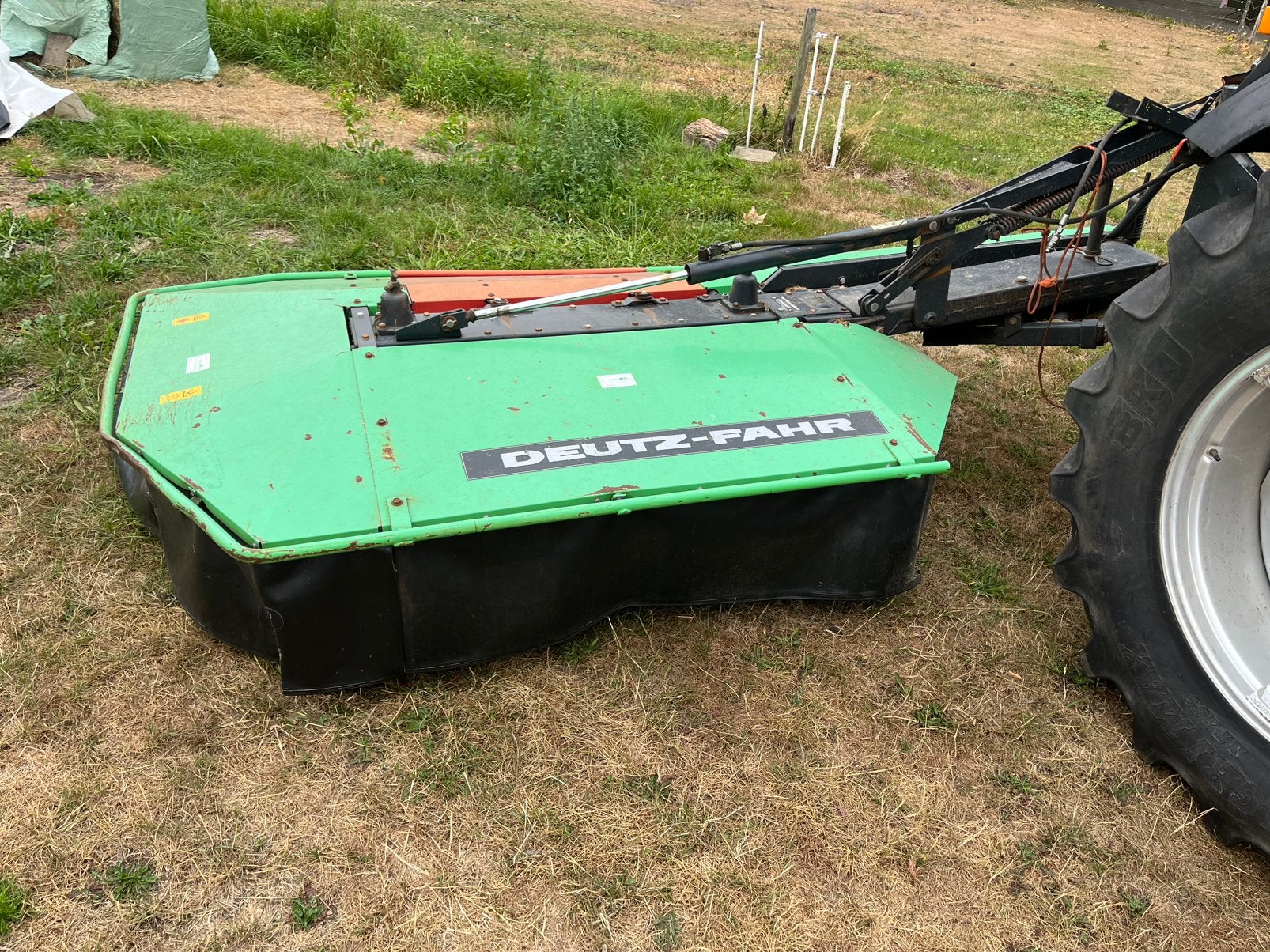 Deutz fahr km 3.21s cyclomaaier, Ophalen, Weidebouw