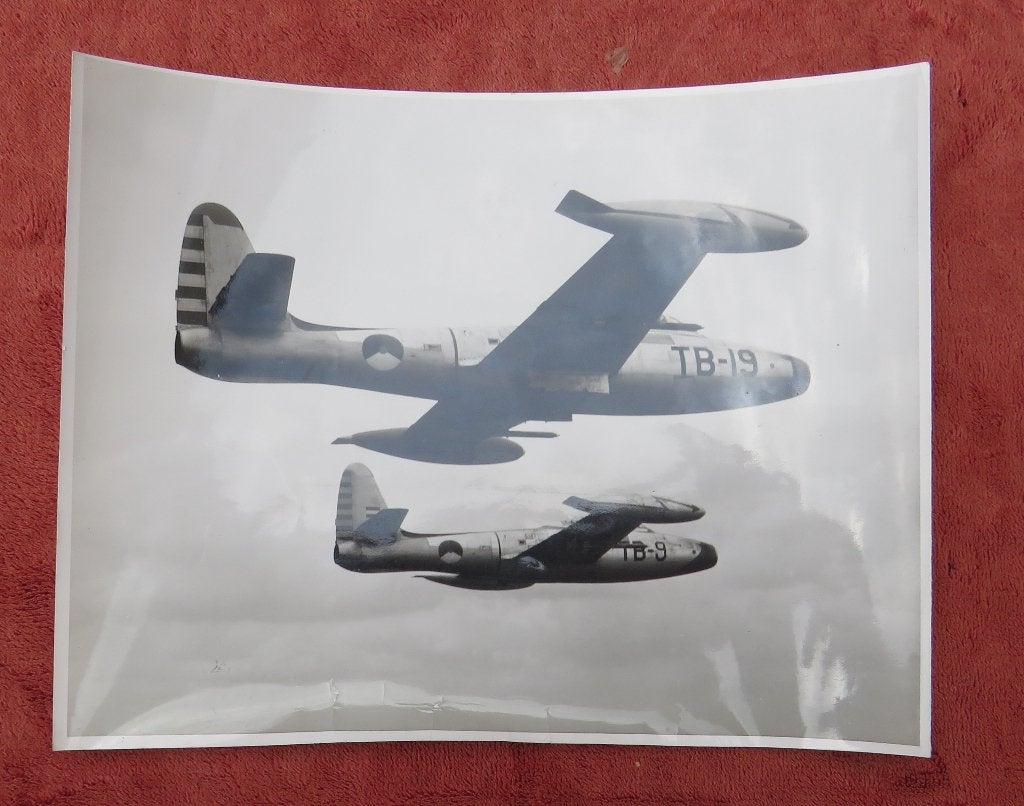 Koninklijke luchtmacht. F-84 Thunderjet, Ophalen of Verzenden, Zo goed als nieuw, Kaart, Foto of Prent