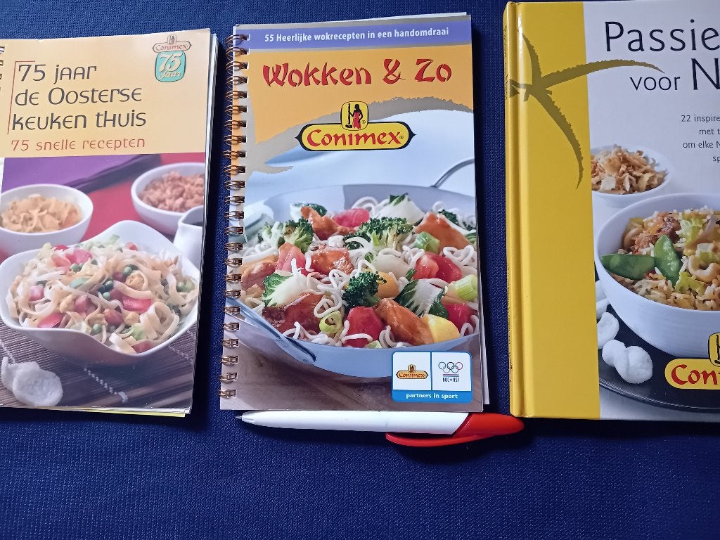 3 boekjes Conimex, Ophalen of Verzenden, Zo goed als nieuw, Azië en Oosters