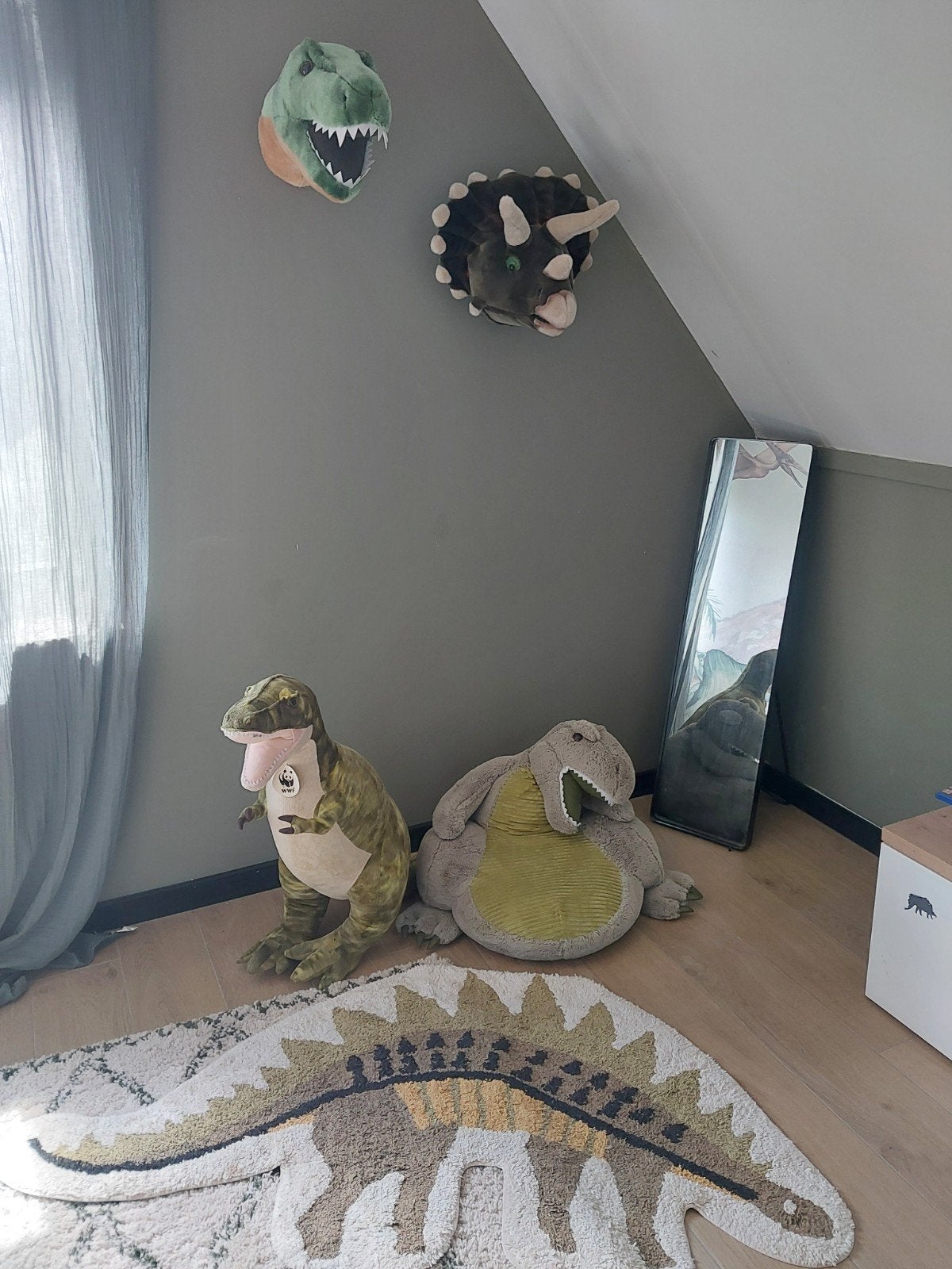 Dino poef, WNF knuffel, dierenkoppen en kleed, Ophalen, Nieuw