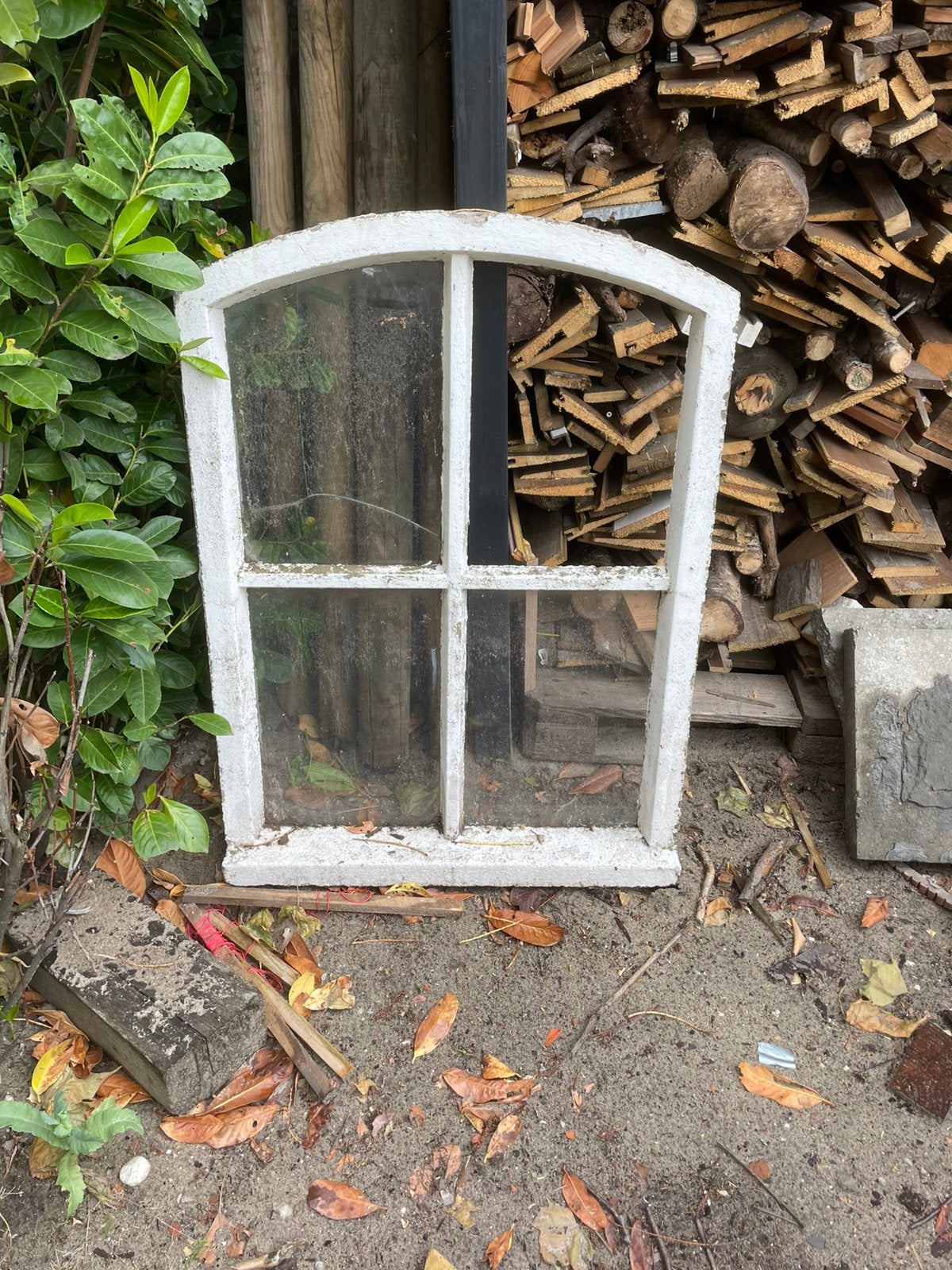 Betoonen stalraampje, Doe-het-zelf en Verbouw, Glas en Ramen, Ophalen, Gevelraam of Ruit, Gebruikt, Minder dan 80 cm