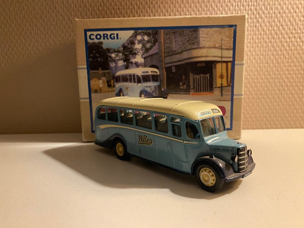 Corgi - Strathblair Bedford ob Coach Wiles, Ophalen of Verzenden, Nieuw, Bus of Vrachtwagen, Corgi