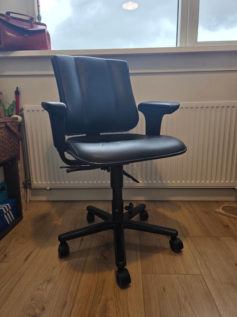 Bureaustoel met verstelbare zitting en rugleuning, Huis en Inrichting, Bureaustoelen, Ophalen, Gebruikt, Zwart, Bureaustoel