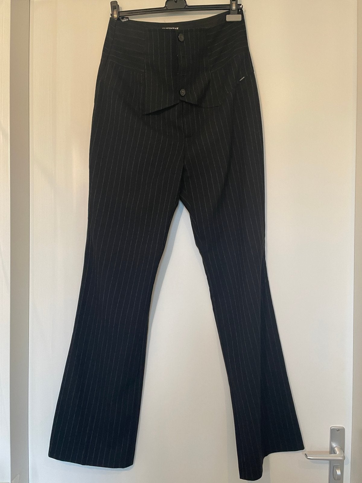Zwarte dames broek, Zwart, Maat 42/44 (L), Ophalen of Verzenden, Zo goed als nieuw