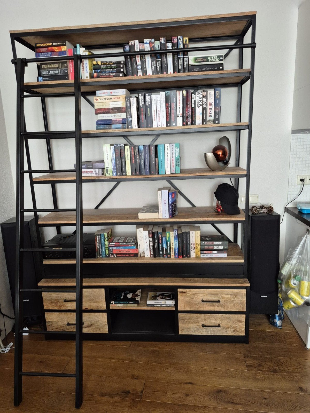 Zo goed als nieuwe mangohouten boekenkast (2 delen), Ophalen, Met plank(en), 200 cm of meer, Zo goed als nieuw