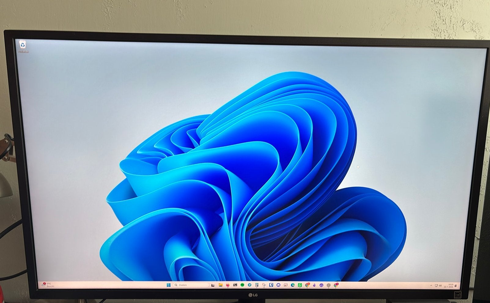 LG 32UK550-B 32” 4K monitor – nette staat – verstelbaar, Computers en Software, Monitoren, Ophalen, 3 tot 5 ms, VA, In hoogte verstelbaar
