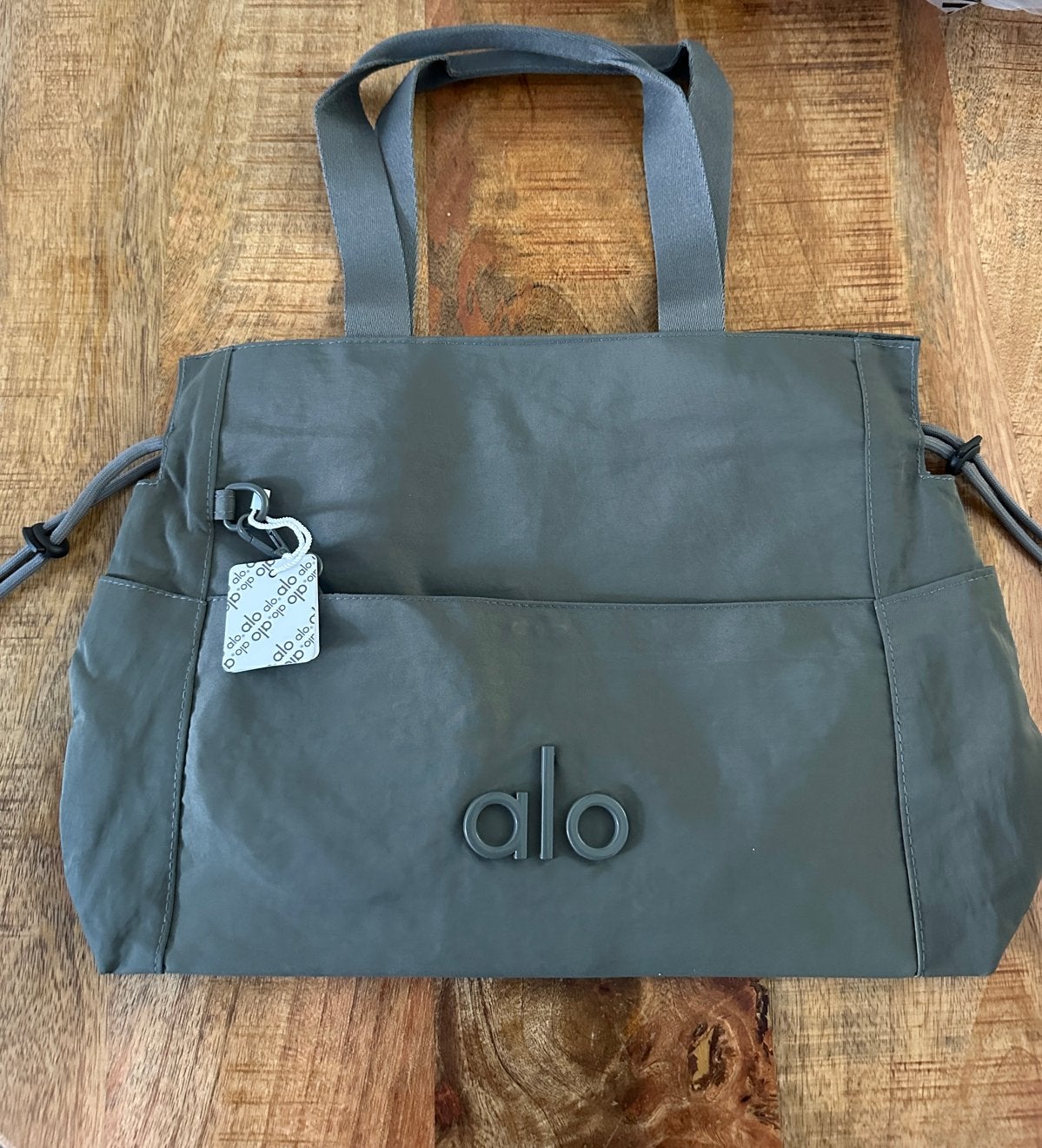 Alo Yoga Tassen - Diverse Modellen en Kleuren, Sieraden, Tassen en Uiterlijk, Tassen | Damestassen, Ophalen of Verzenden, Nieuw