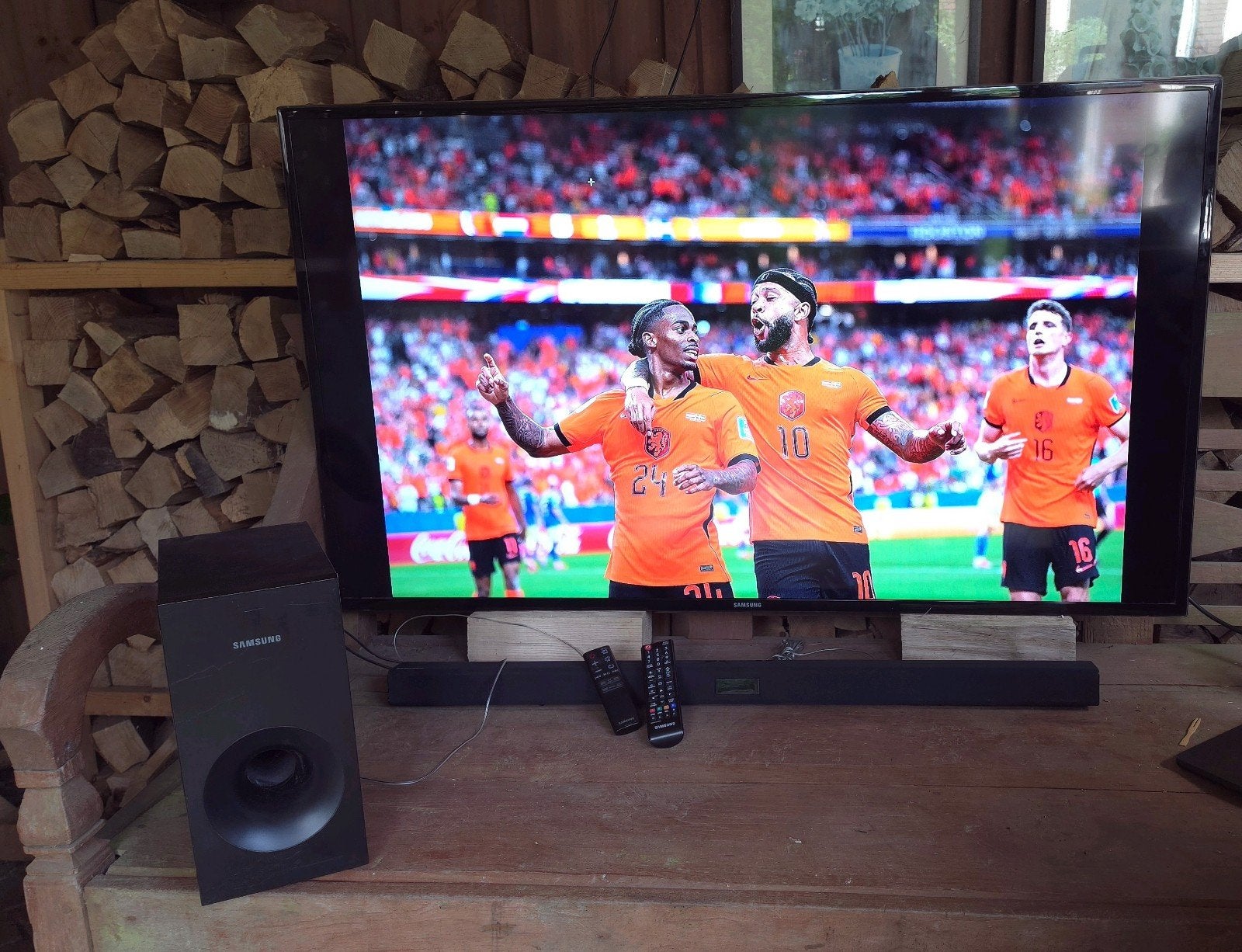 Samsung breedbeeld TV Soundbar Subwoofer. Klaar voor FINALE, Ophalen, Bluetooth, Gebruikt