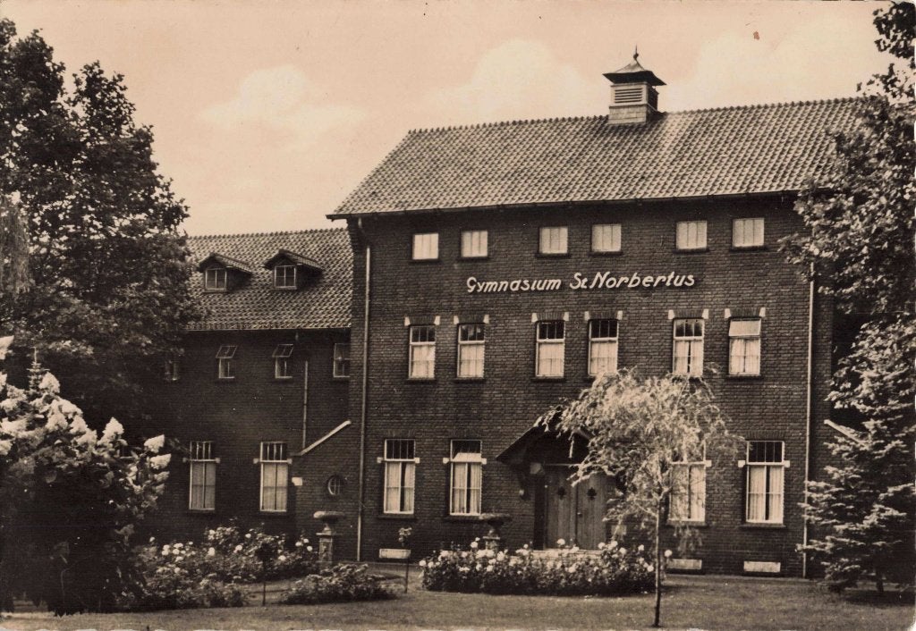 Heeswijk Gymnasium Sint Norbertus M8290, Ophalen, 1940 tot 1960, Gelopen, Noord-Brabant