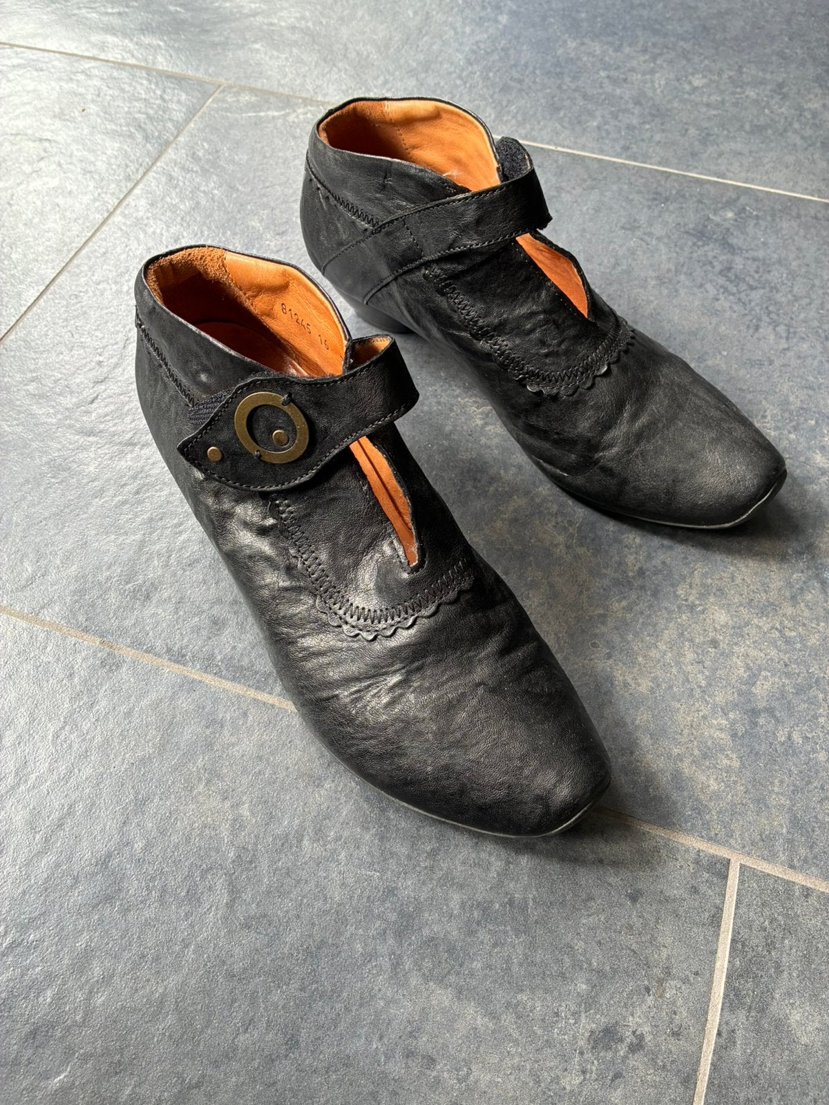 Think! Leren schoenen zgan 39,5, Kleding | Dames, Ophalen of Verzenden, Zo goed als nieuw, Zwart