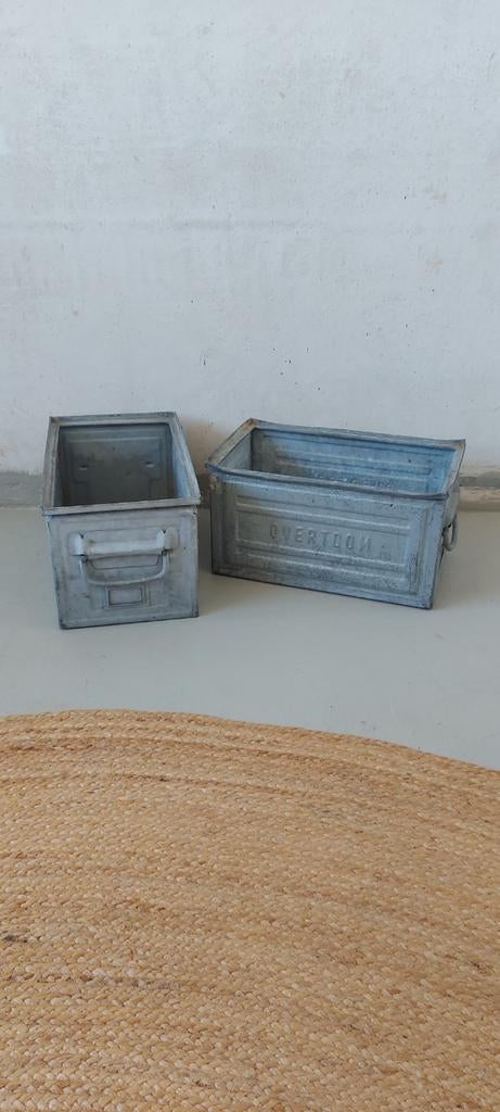 Set van 2 vintage metalen bakken 'Overtoom', Ophalen, Minder dan 50 cm, Gebruikt, Minder dan 50 cm