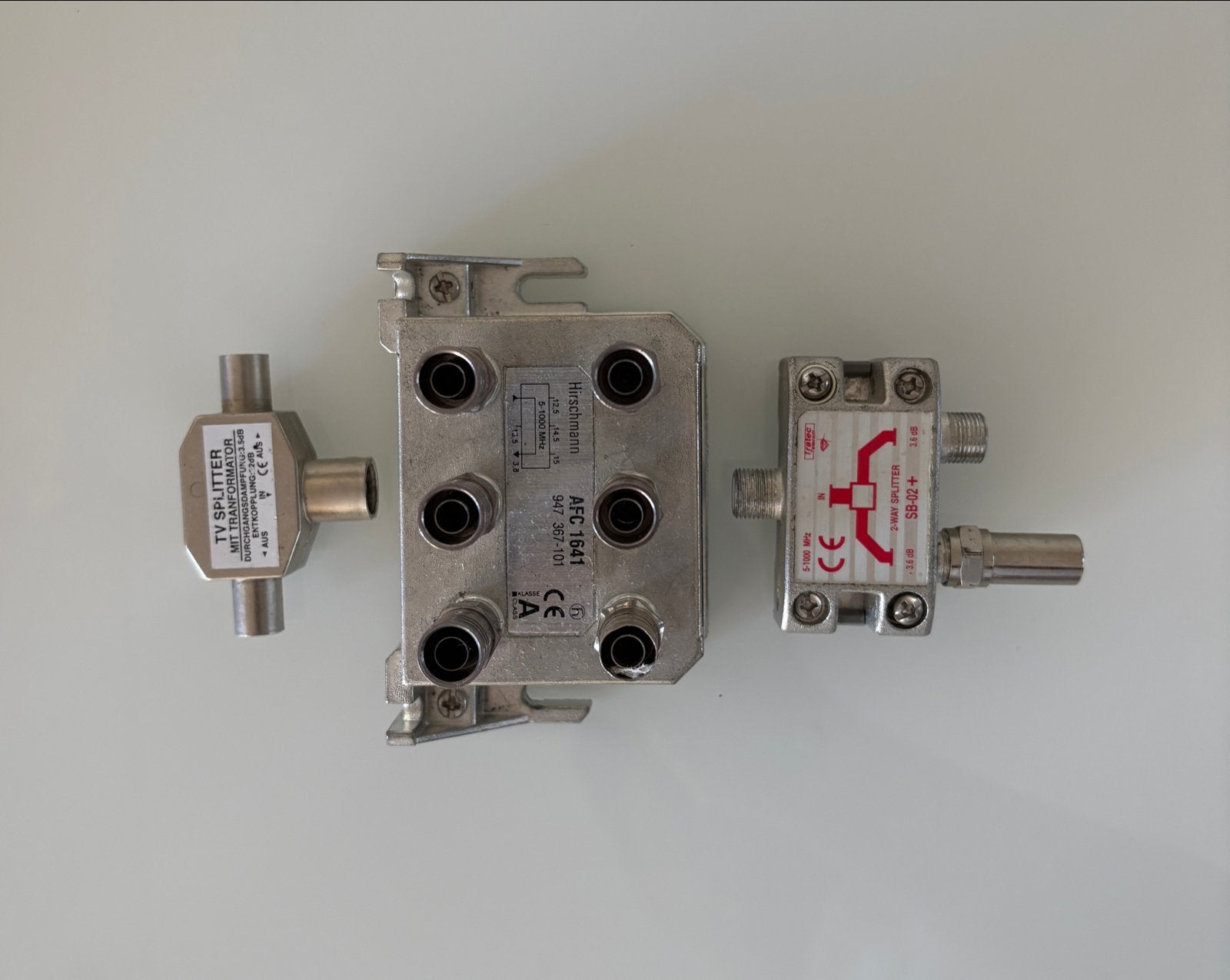 TV Splitters en Verdelers - Hirschmann, S840+, Ophalen, Gebruikt, Minder dan 2 meter, Tv-kabel