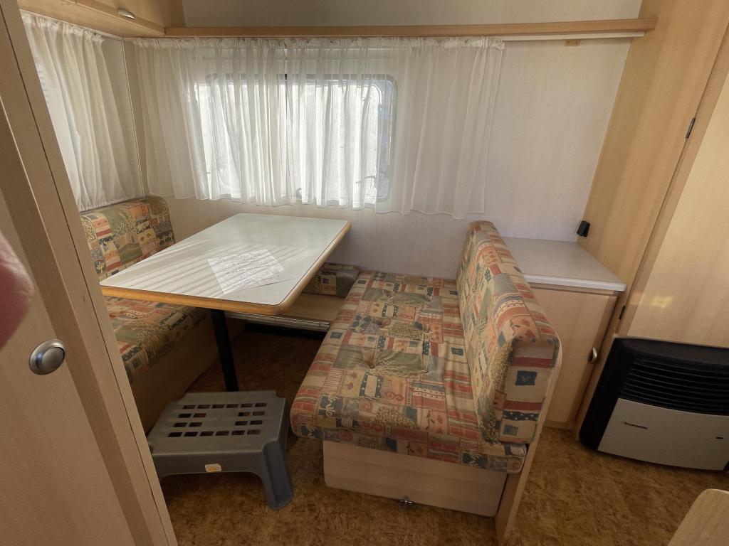 Bürstner Fun 420 Zitje dwarsbed toile, Standaardzit, Koelkast, Bedrijf, 750 - 1000 kg