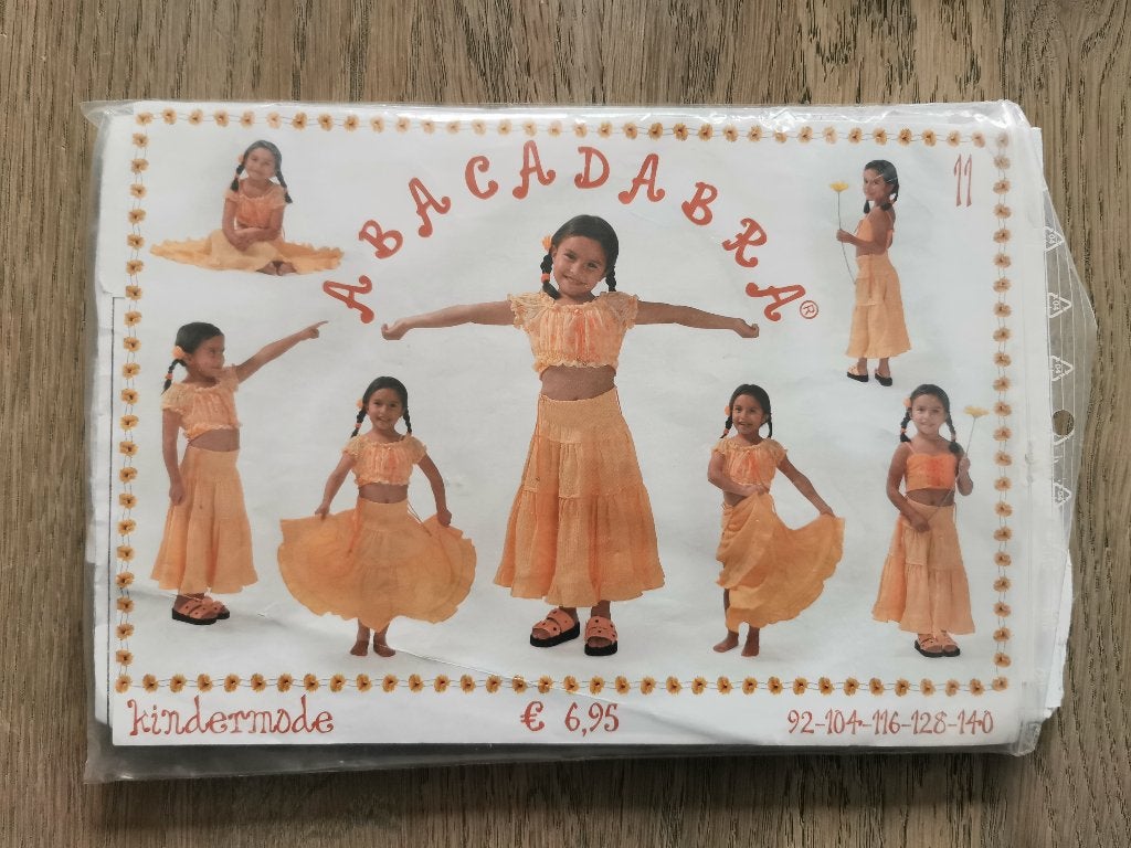 82 .. nieuw abacadabra, Ophalen of Verzenden, Nieuw, Vrouw, Knipmode